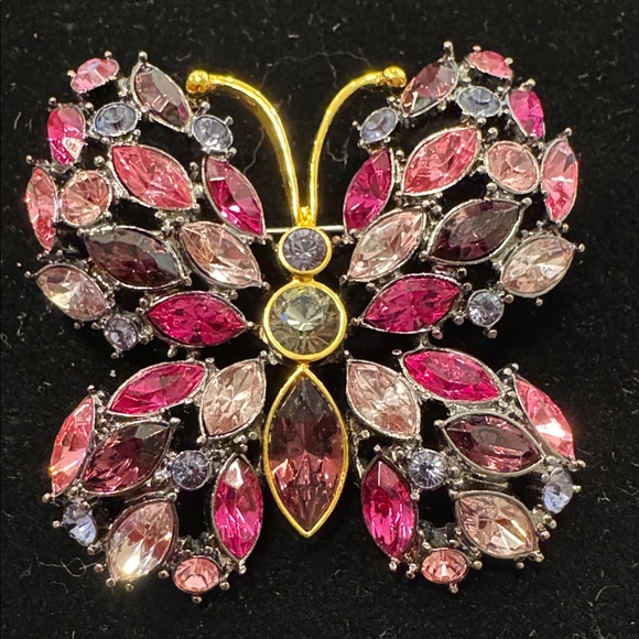 Elegant Vintage 1960's JOAN RIVERS Butterfly Brooch with Pink and Gold Accents - Picture 3 of 5